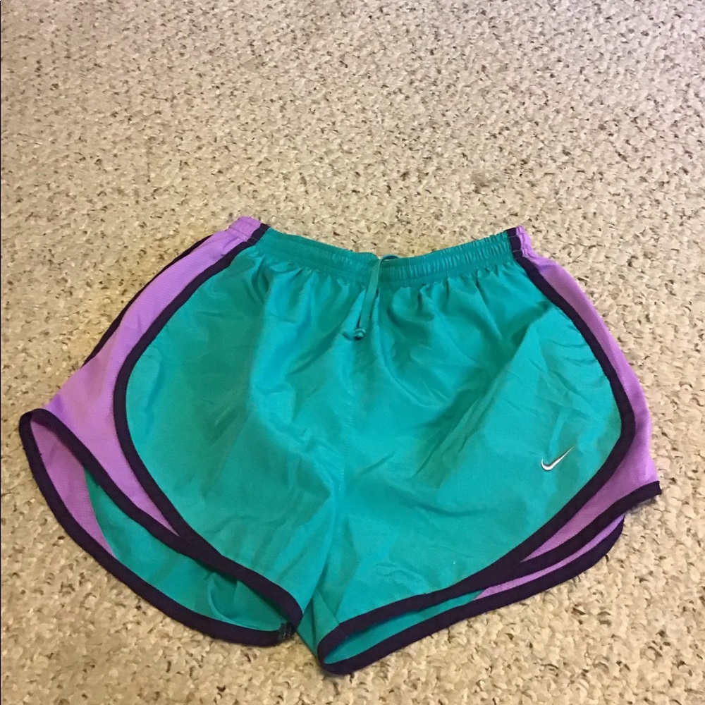 NIKE WOMENS DRI FIT RUNNING SHORTS SZ S BUILT IN PANTY EUC